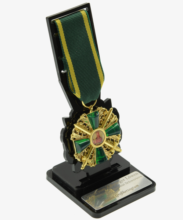 Ständer, Baden Orden vom Zähringer Löwe 2. Klasse mit Schwertern